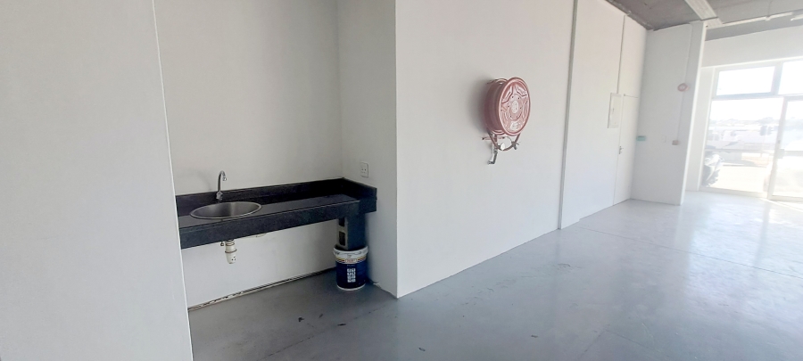 To Let commercial Property for Rent in Vredekloof Western Cape